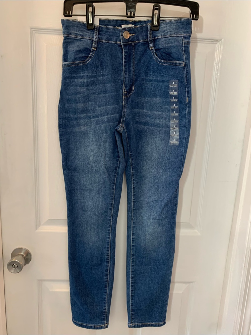Rue 21 size 4 NWT’s jeans; W13 1/2”; L26 1/2”; R10 1/2”
